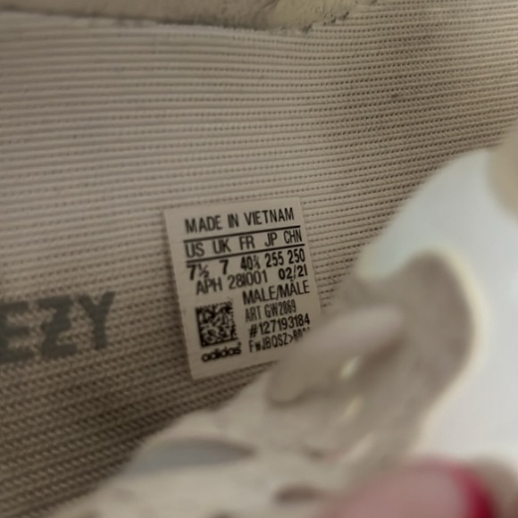 Adidas Yeezy Boost 350 V2 Mono Ice - Picture 7 of 7